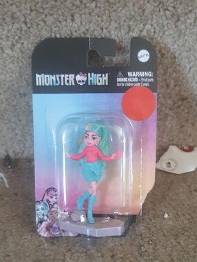 Monster High Mini Doll — Teal Hair & Pink Outfit